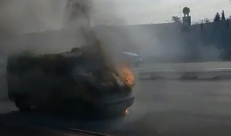  بالفيديو: احتراق مركبة قرب سجن الرملة دون اصابات 